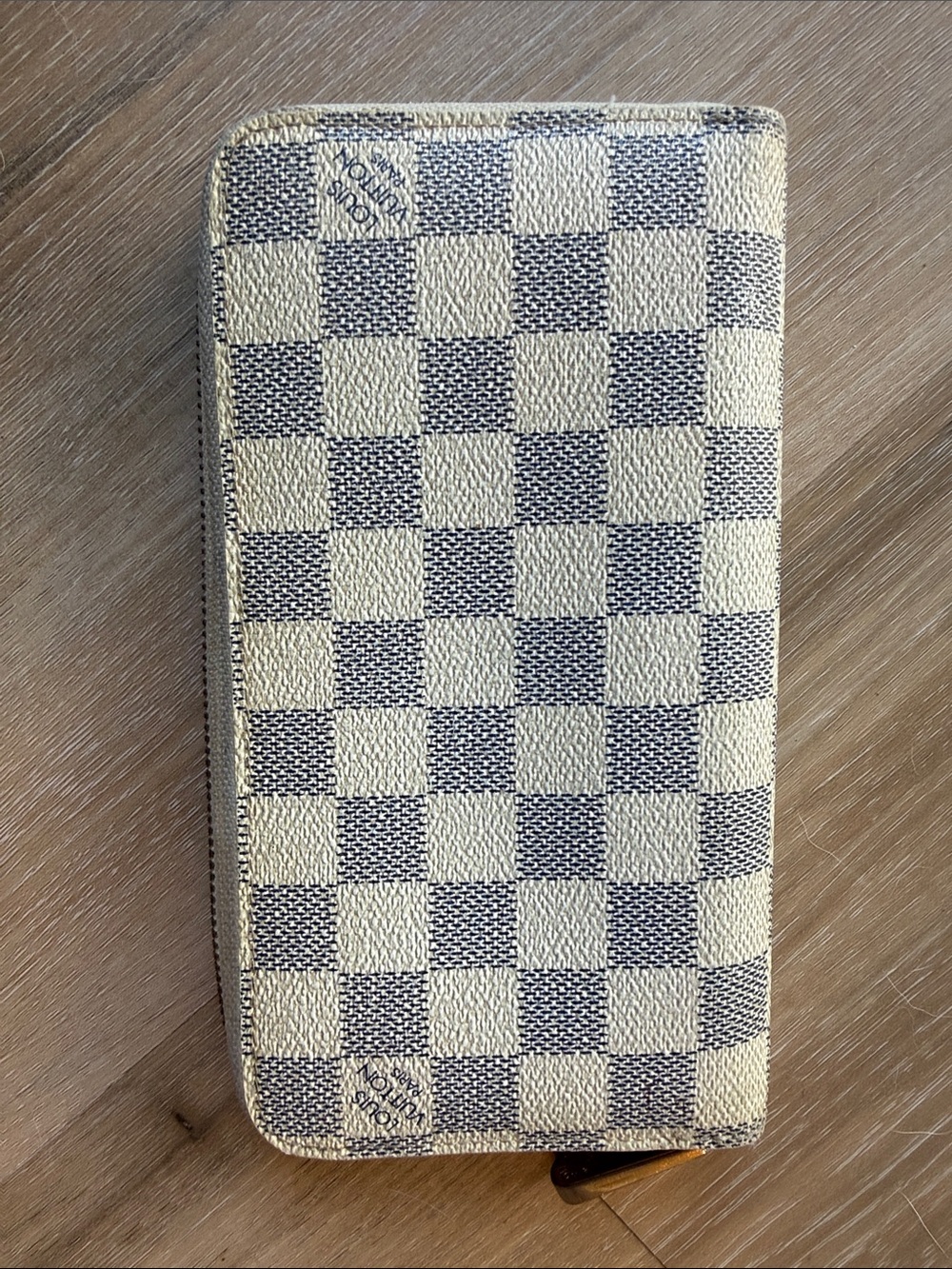 Checkered Zip Wallet Lois Vuitton